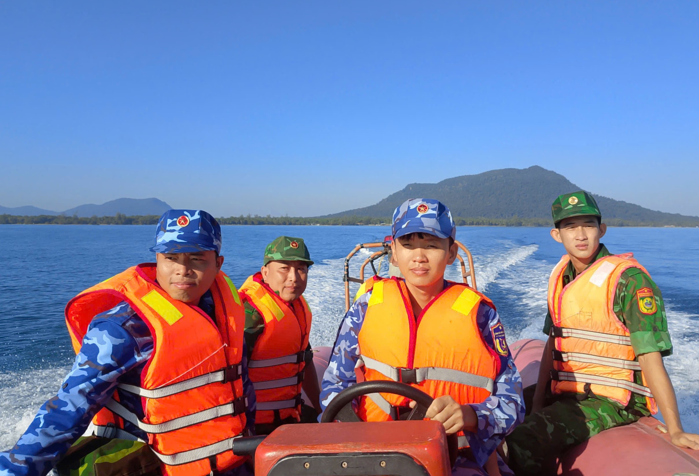 Cảnh sát biển - Ảnh 3.