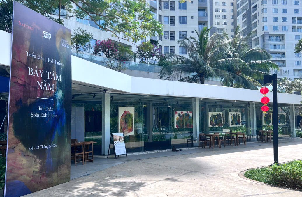 'Bảy tám năm': Độc đáo với tranh 'tự tan rã' của nghệ sĩ Bùi Chát- Ảnh 6.