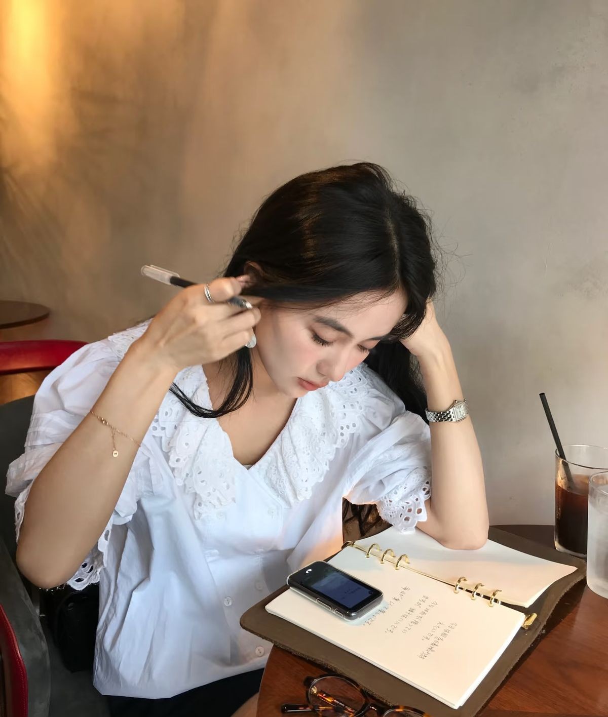 Đi làm mà cứ thế này thì không bao giờ khá được: Đừng tưởng có việc có thu nhập là ổn!- Ảnh 2.