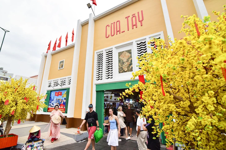 1770211973 412 UBND TPHCM Cho Ben Thanh ho Con Rua chinh trang