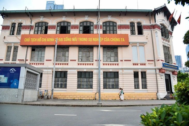 1770211975 559 UBND TPHCM Cho Ben Thanh ho Con Rua chinh trang