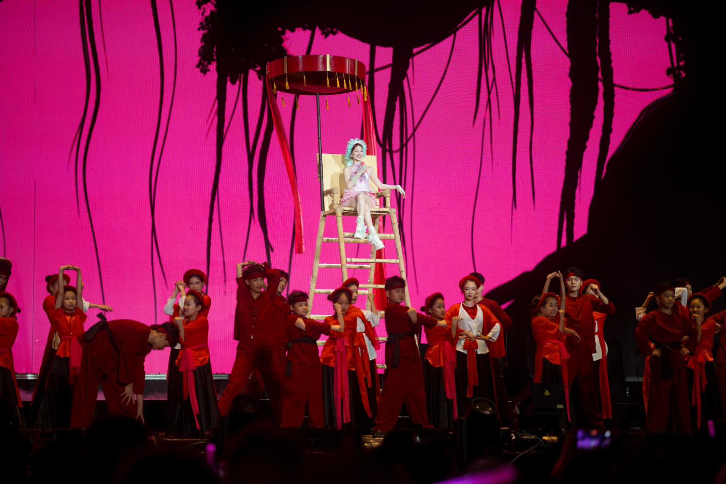 Nữ ca sĩ được Bộ VH-TT-DL vinh danh: Tổ chức fan-concert 8000 người, cả dàn sao hạng A góp vui- Ảnh 3.