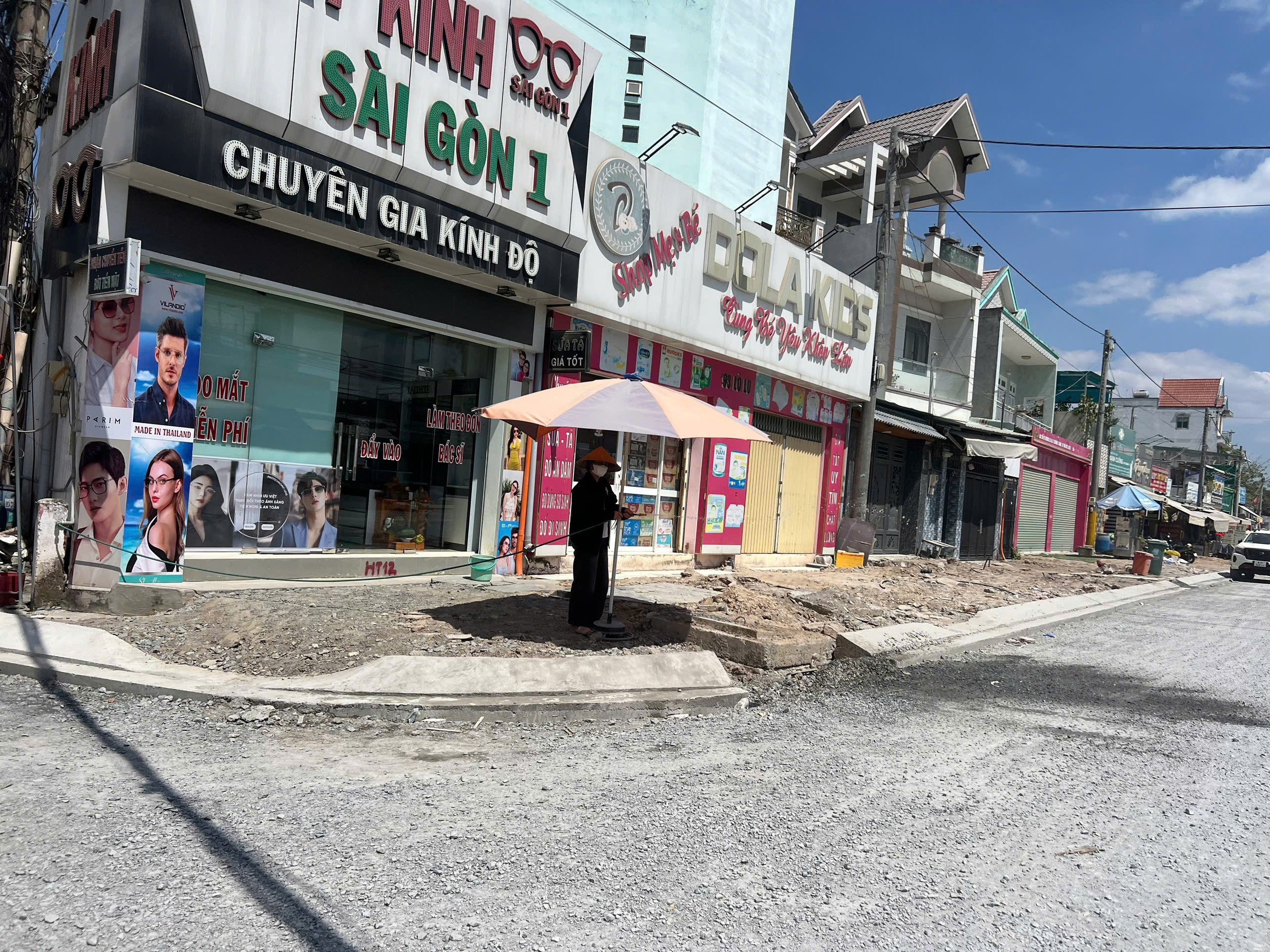 Thi công đường Lò Lu gây bụi mù, người dân “ăn cơm cùng bụi” suốt nhiều tháng - Ảnh 10.