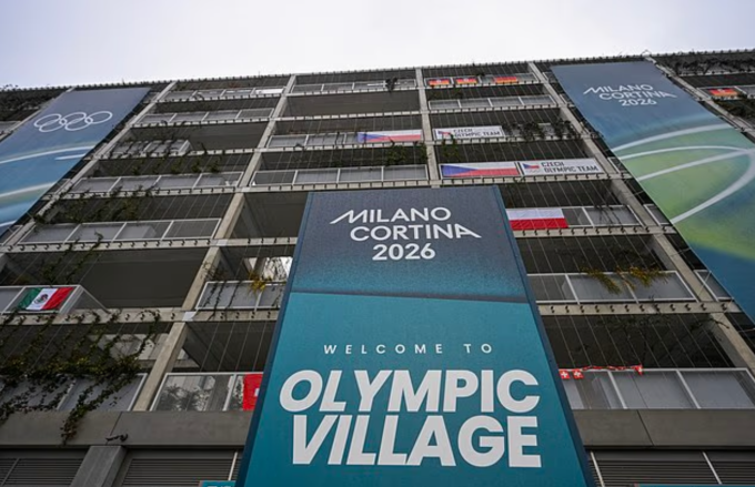 Trưởng đoàn Olympic Hà Lan Carl Verheijen cho biết các biện pháp phòng ngừa có thể được tăng cường nếu xuất hiện thêm ca nhiễm. Ảnh: AFP