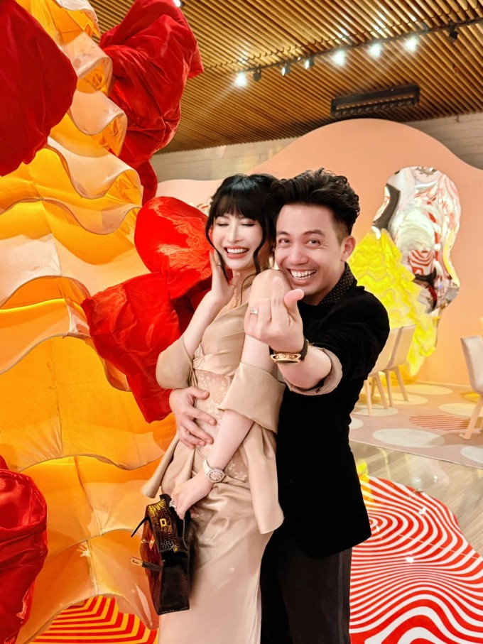 Vợ chồng Minh "Nhựa" - Mina Phạm.