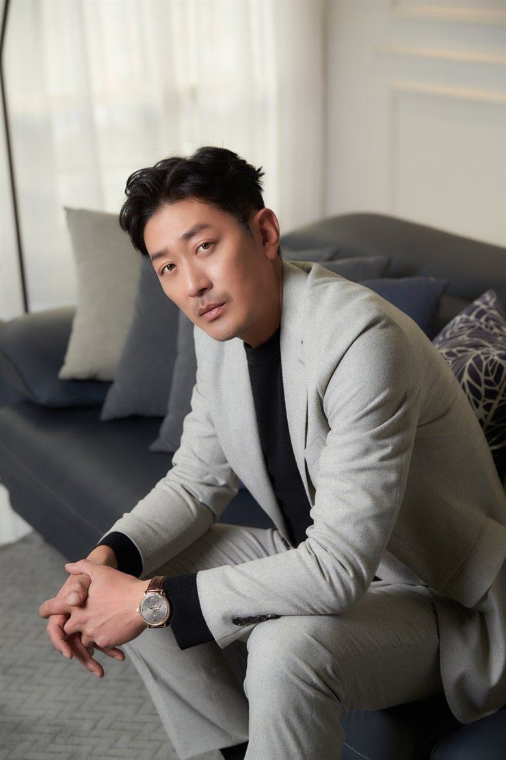 1770249479 612 Ong hoang phong ve bat ngo bao cuoi danh tinh