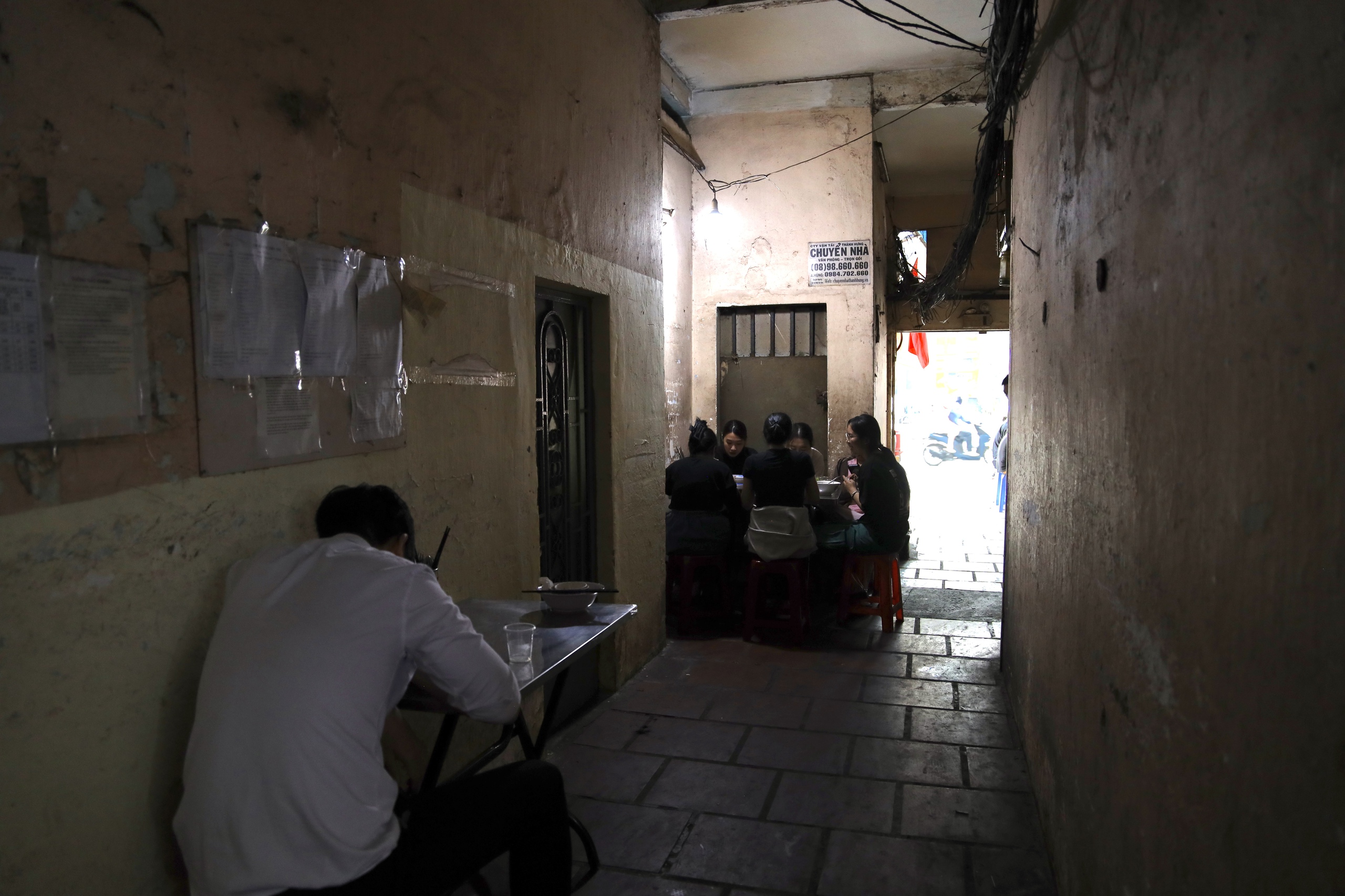 Tìm đáp số cho chung cư cũ (*): Chỉ rõ từng nút thắt - Ảnh 1.