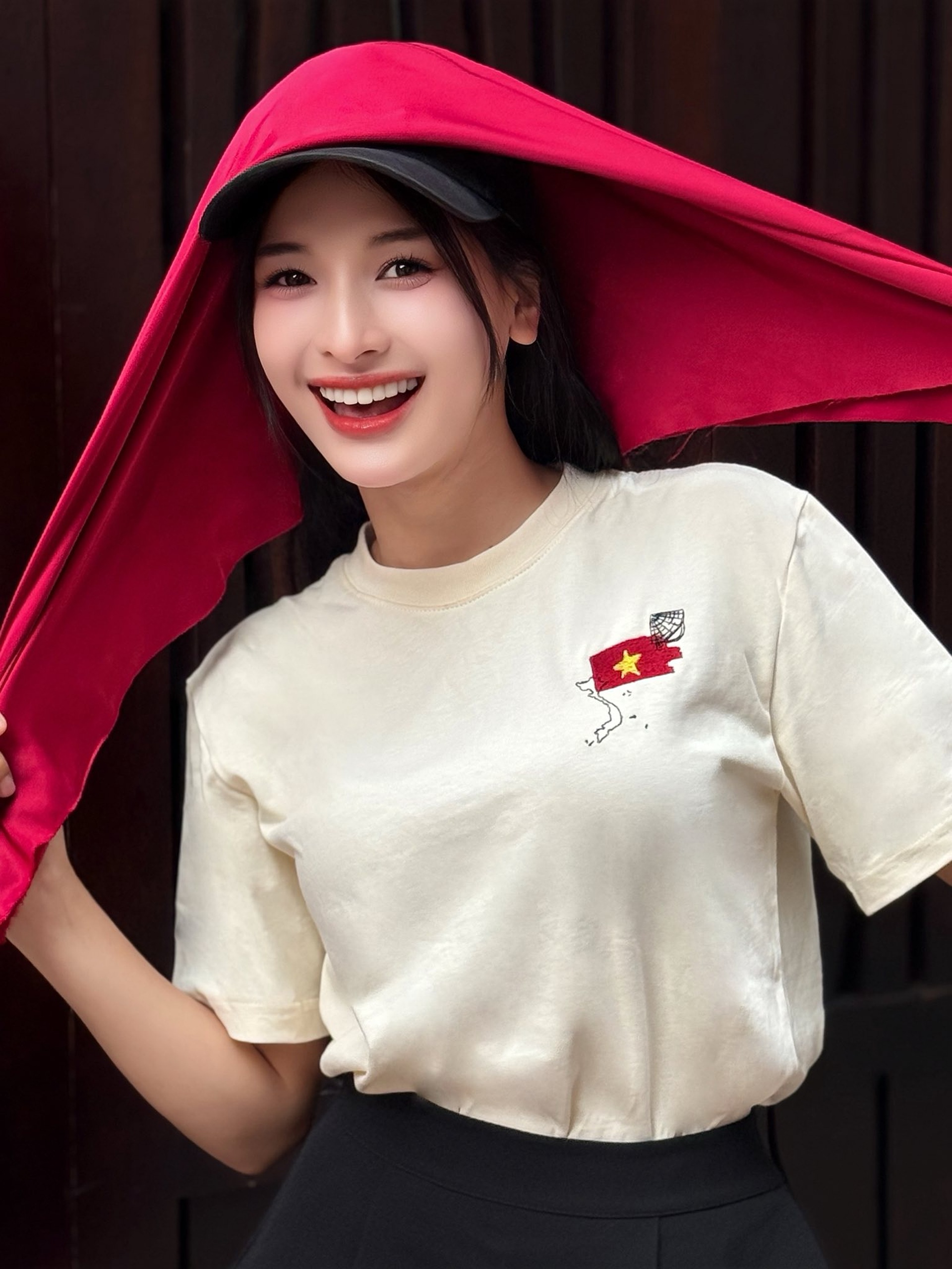 Sắc vóc xinh đẹp, gợi cảm của người tình màn ảnh kém Thanh Sơn 9 tuổi - 5