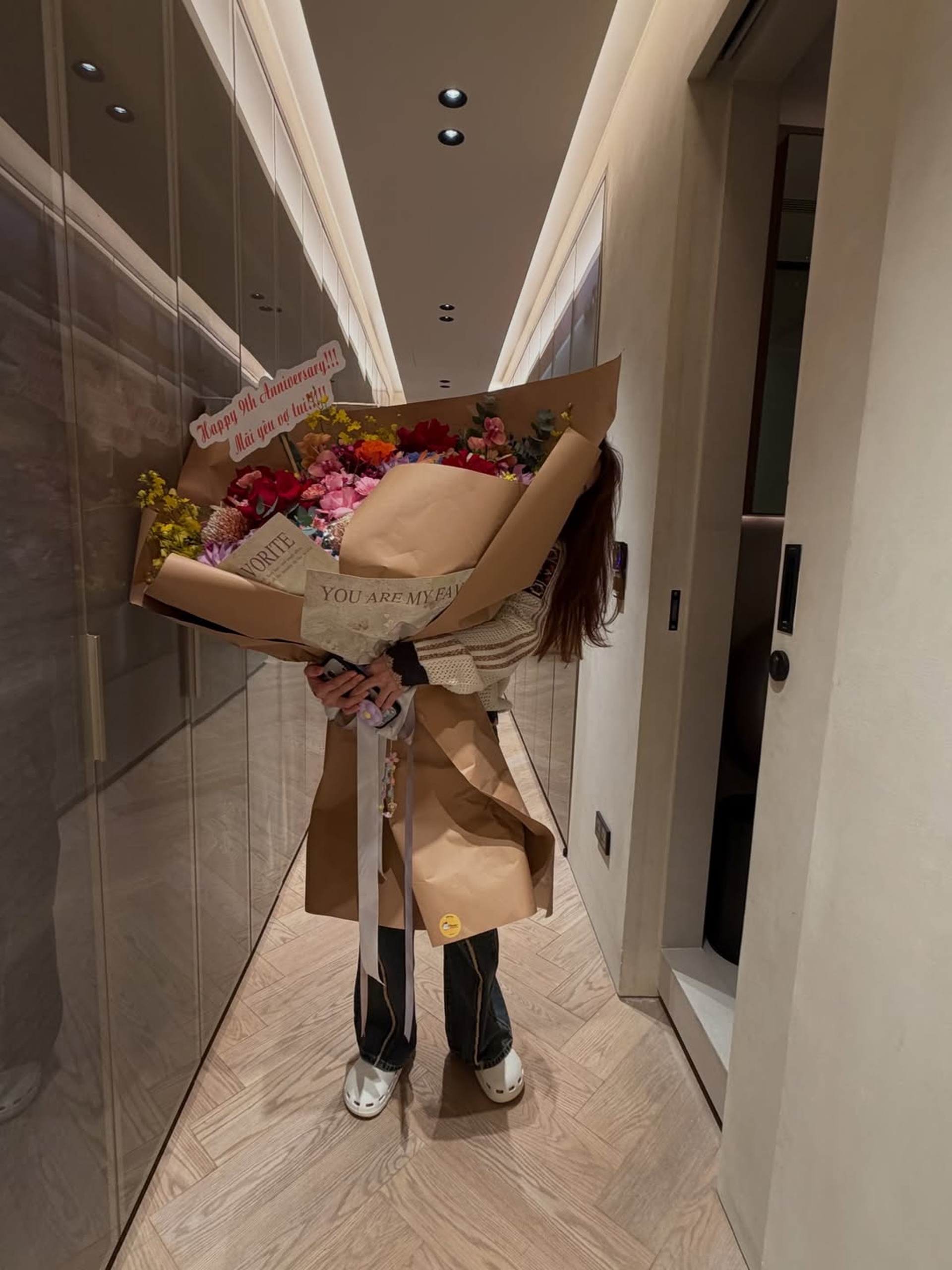 Hari Won tuổi 41 vượt ung thư, khoảnh khắc tình tứ bên Trấn Thành gây chú ý - 5