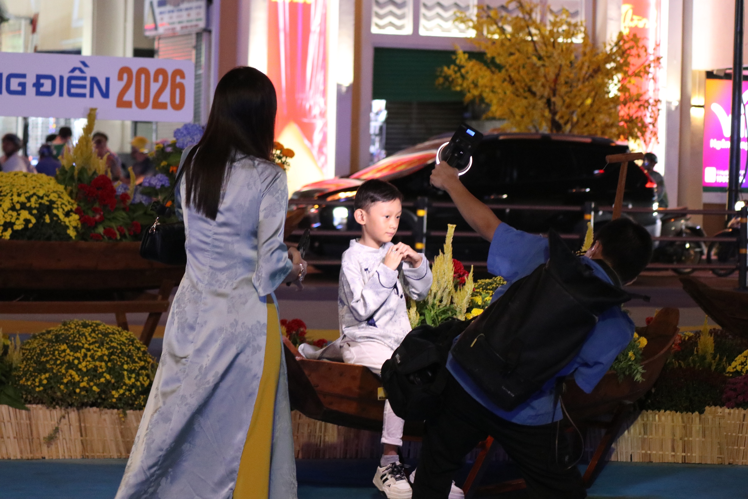 Nhiều công trình chỉnh trang đô thị bắt đầu mở cửa, TPHCM tràn ngập sắc xuân - Ảnh 25.