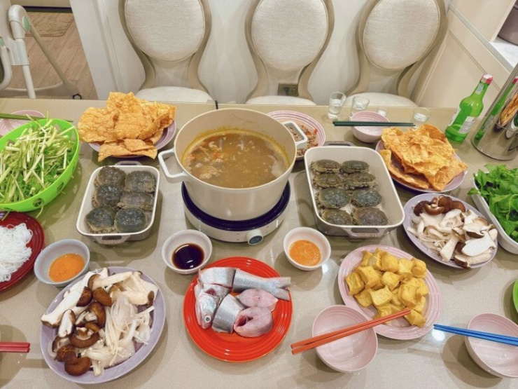 Nữ MC đình đám quê Nghệ An gây mê mệt với những món ăn như nhà hàng - 4