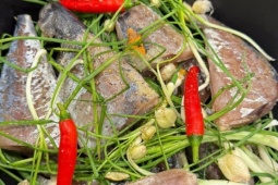 Món cá kho 'cao lương mỹ vị không sánh bằng' của MC Diệp Chi