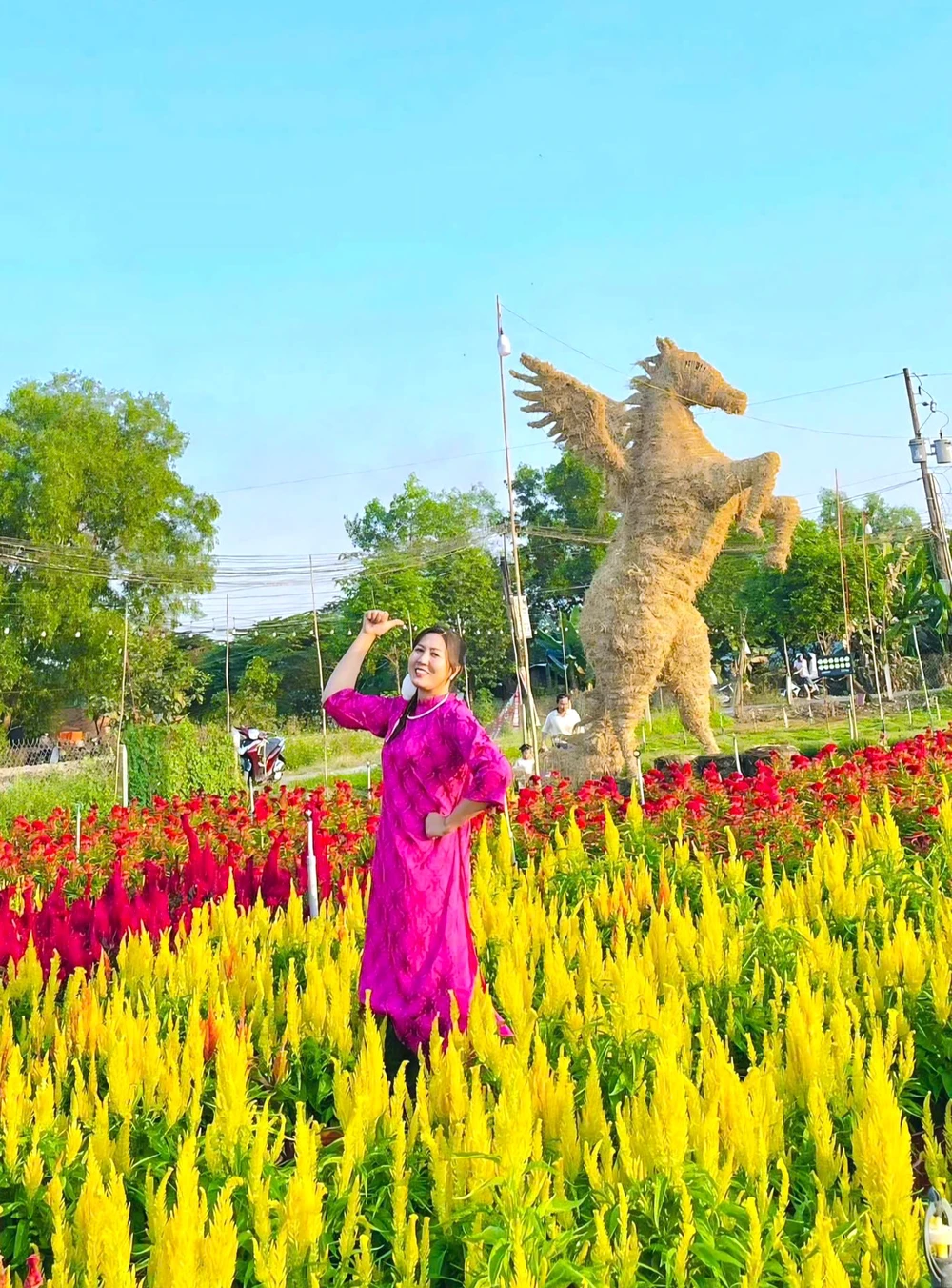 linh vật ngựa 4.jpg