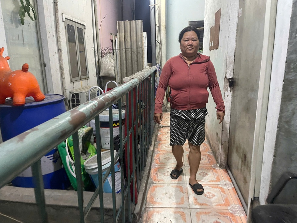 Tiền về quê bằng mấy tháng lương, công nhân nghèo ngậm ngùi đón Tết xa nhà - 5