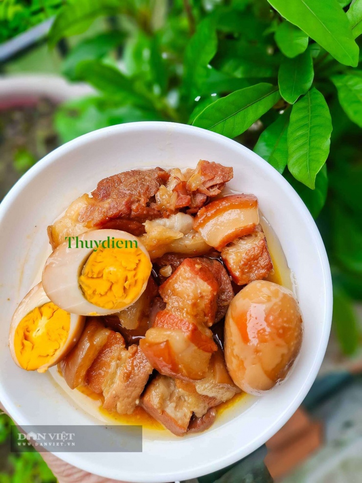 Không chỉ là một món ăn, thịt kho trứng ngày Tết còn là hương vị của ký ức, của sự đoàn viên và ấm áp.