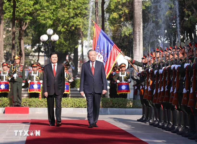 Lễ đón trọng thể Tổng Bí thư Tô Lâm tại thủ đô Vientiane của CHDCND Lào - Ảnh 1.