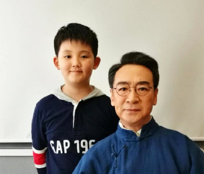 1770274554 602 Bo Trieu Vy cha gia con coc 71 tuoi van