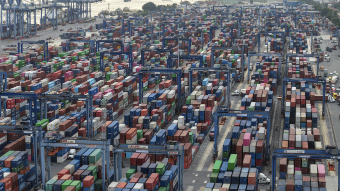 Container hàng hóa tại cảng Cát Lái chiều 4/2. Ảnh: Thanh Tùng