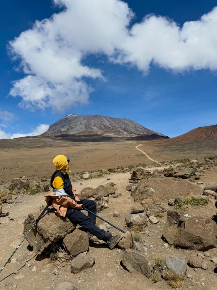 Lee Si Young chinh phục 'nóc nhà' châu Phi - 2