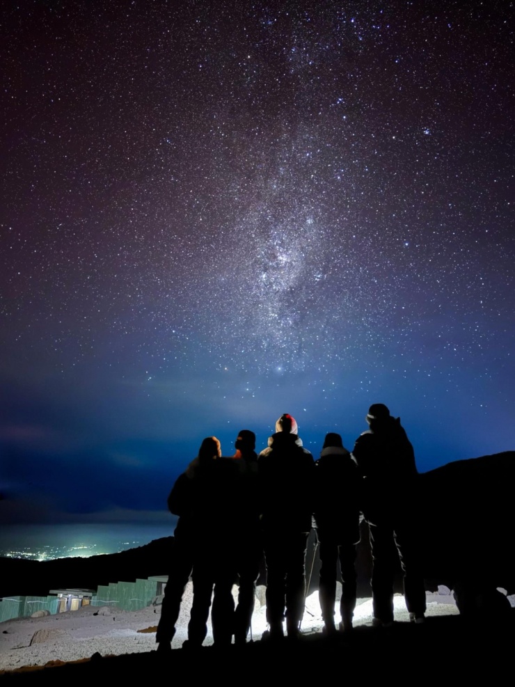 Lee Si Young chinh phục 'nóc nhà' châu Phi - 6