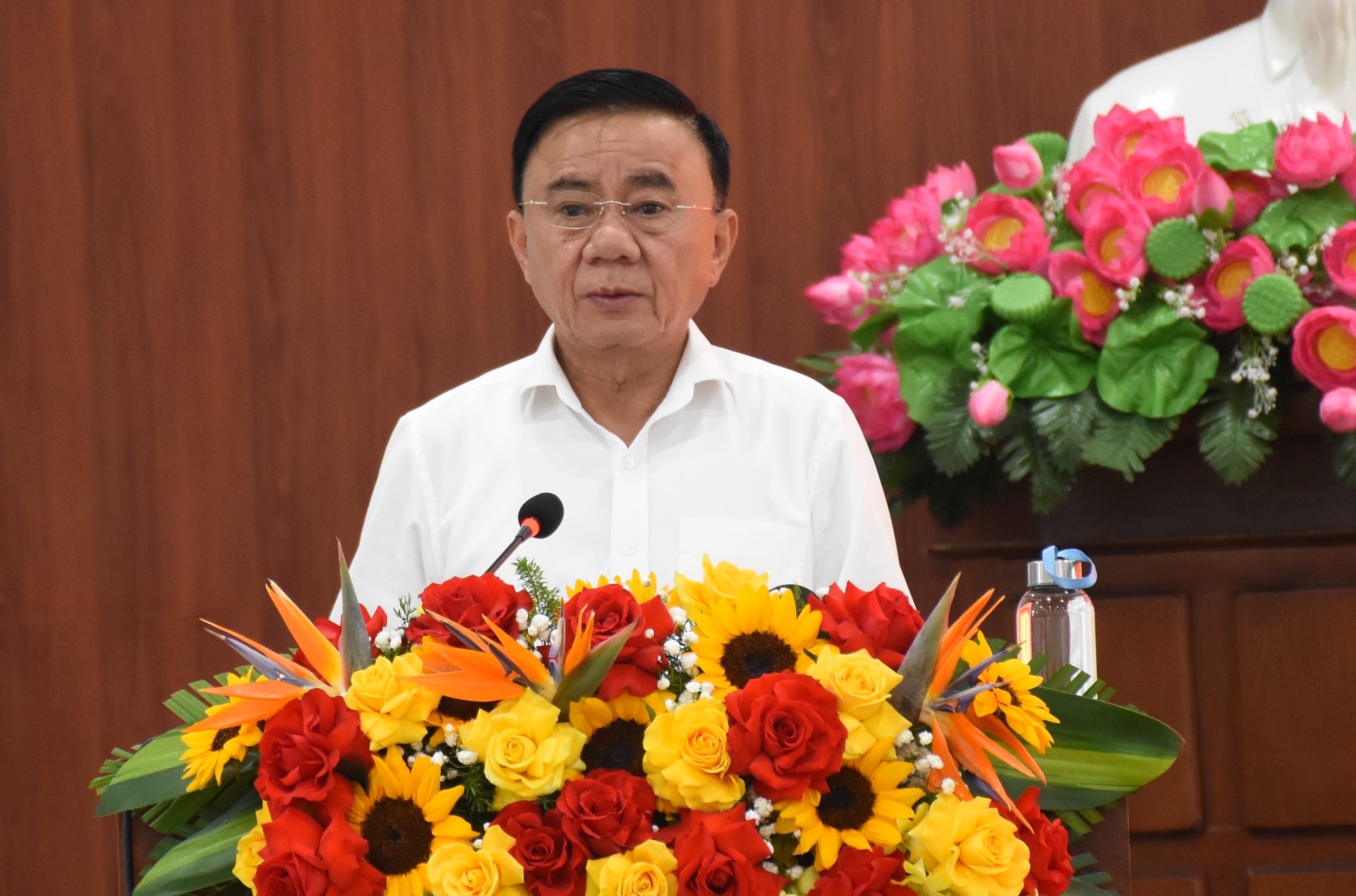 Thường trực Ban Bí thư Trần Cẩm Tú thăm Đà Nẵng , chúc Tết 2026 cho người dân - Ảnh 3.