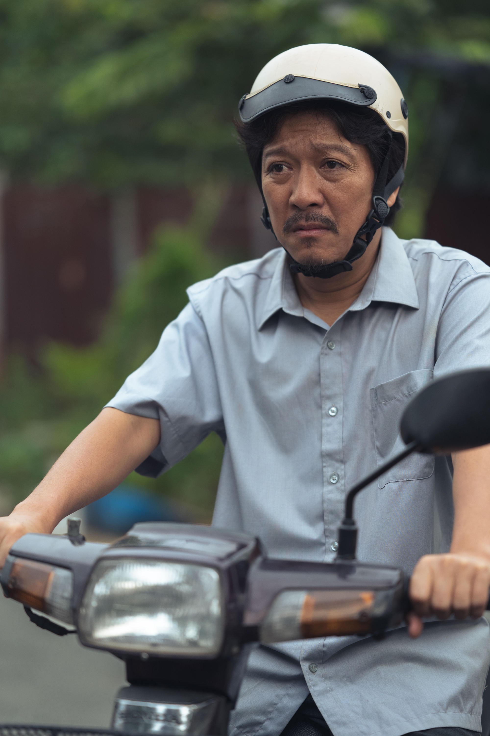 Có phim Việt cười chưa xong đã khóc không dứt: Nam chính khổ ơi là khổ, dầm mưa gào thét thấy mà thương- Ảnh 5.