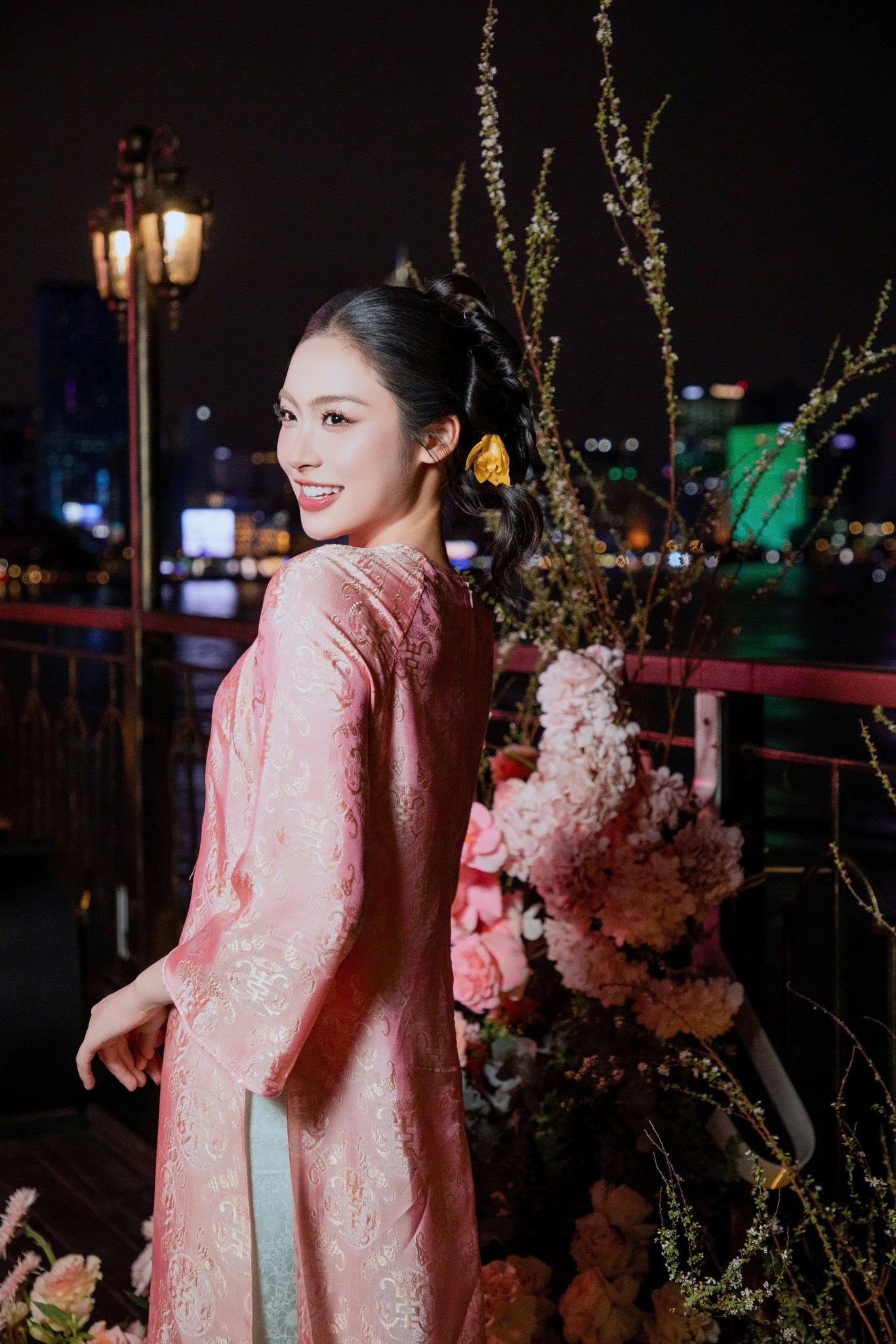 Người Việt chi gần 300 tỷ đồng mua áo dài Tết- Ảnh 5.