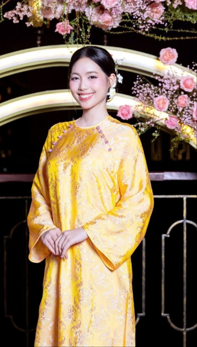 Người Việt chi gần 300 tỷ đồng mua áo dài Tết- Ảnh 3.