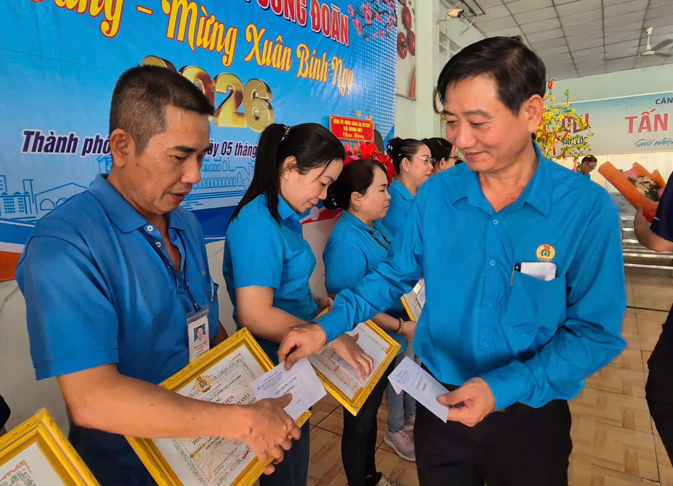 Hơn 8.200 lao động sum vầy trong 