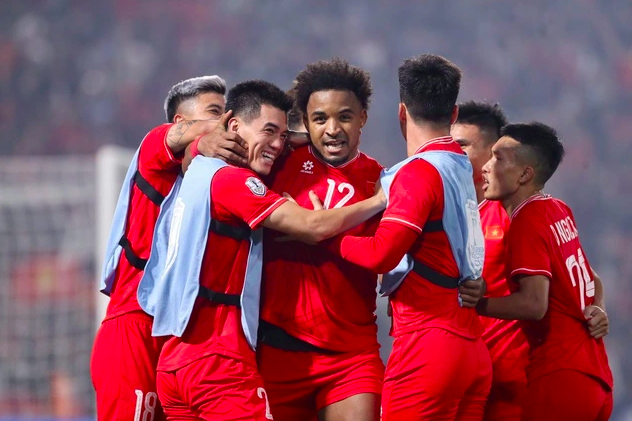 Đội tuyển Việt Nam có bộ 3 tấn công siêu khủng, Indonesia sẽ được ‘kiểm định’ đầu tiên
- Ảnh 2.