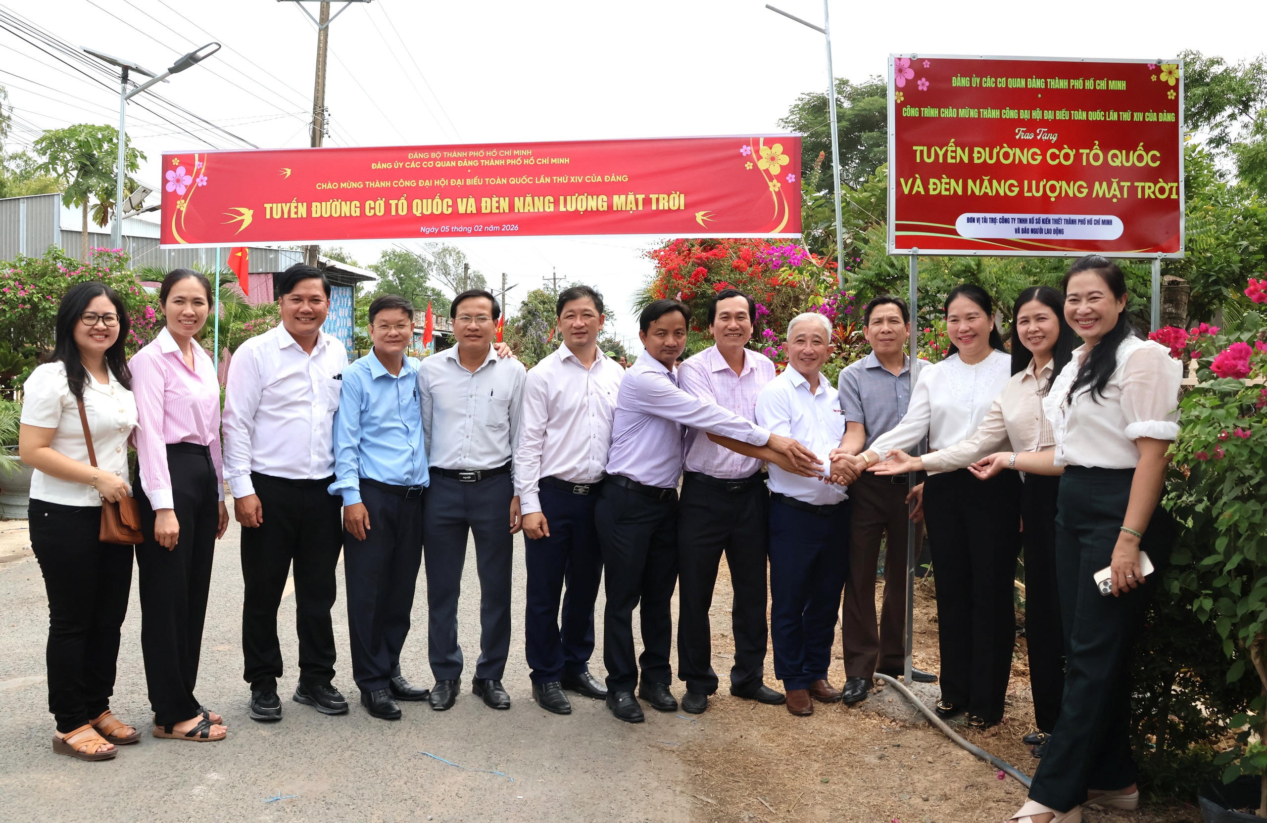 “Nghĩa tình biên giới”: TPHCM mang mùa Xuân ấm áp đến xã Tân Hồng, Đồng Tháp - Ảnh 17.