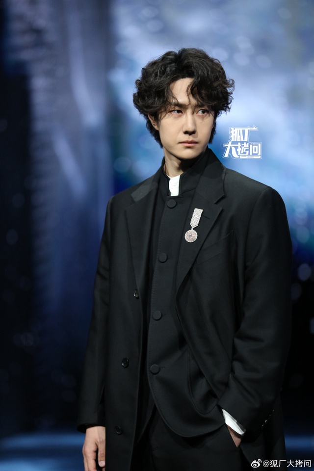 Siêu thảm đỏ hot nhất tối nay: Bạch Lộc - Na Trát trưng trổ body 