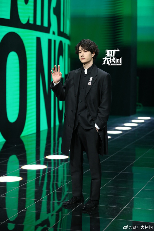 Siêu thảm đỏ hot nhất tối nay: Bạch Lộc - Na Trát trưng trổ body 