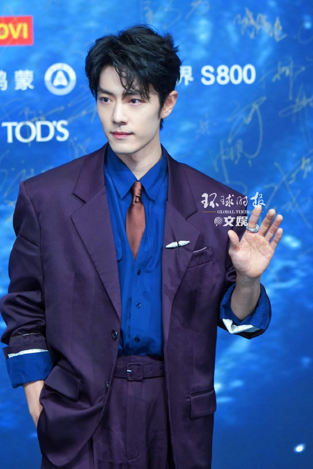 Siêu thảm đỏ hot nhất tối nay: Bạch Lộc - Na Trát trưng trổ body 