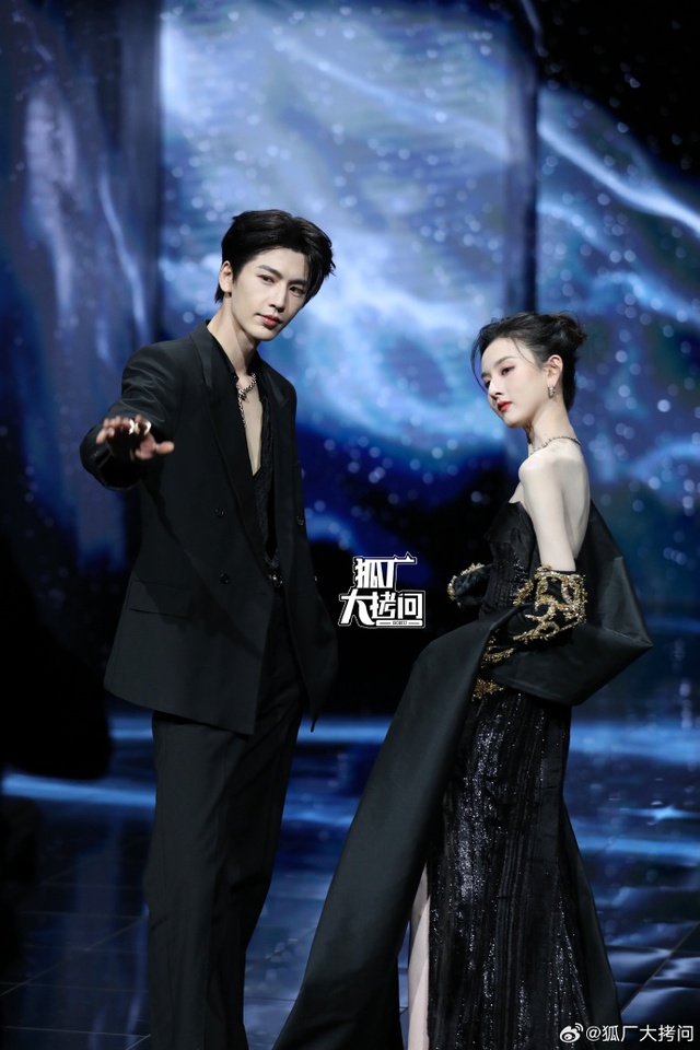 Siêu thảm đỏ hot nhất tối nay: Bạch Lộc - Na Trát trưng trổ body 