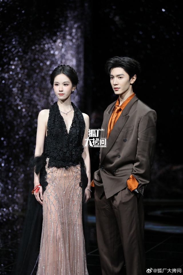 Siêu thảm đỏ hot nhất tối nay: Bạch Lộc - Na Trát trưng trổ body 