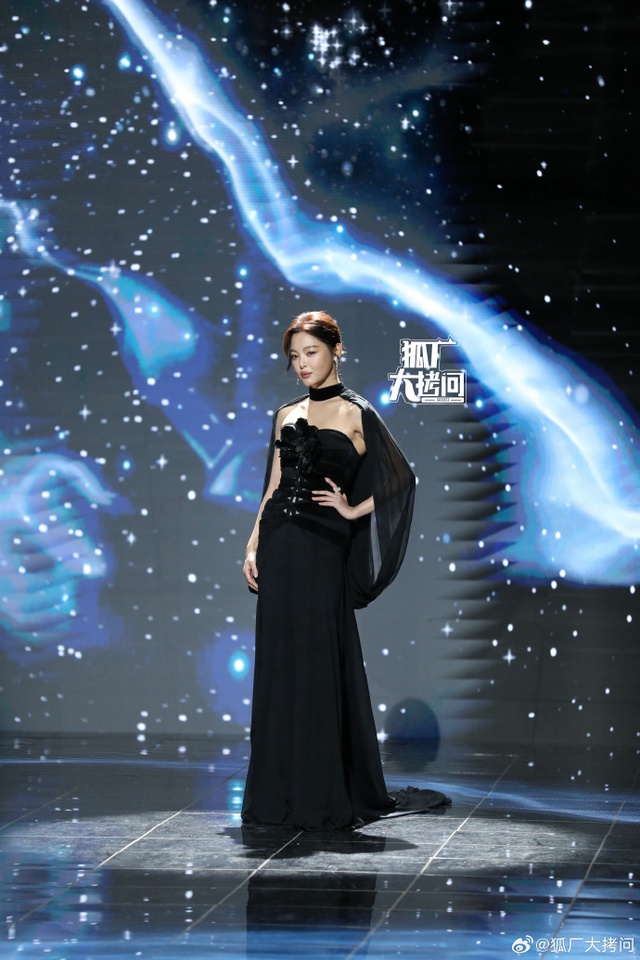 Siêu thảm đỏ hot nhất tối nay: Bạch Lộc - Na Trát trưng trổ body 