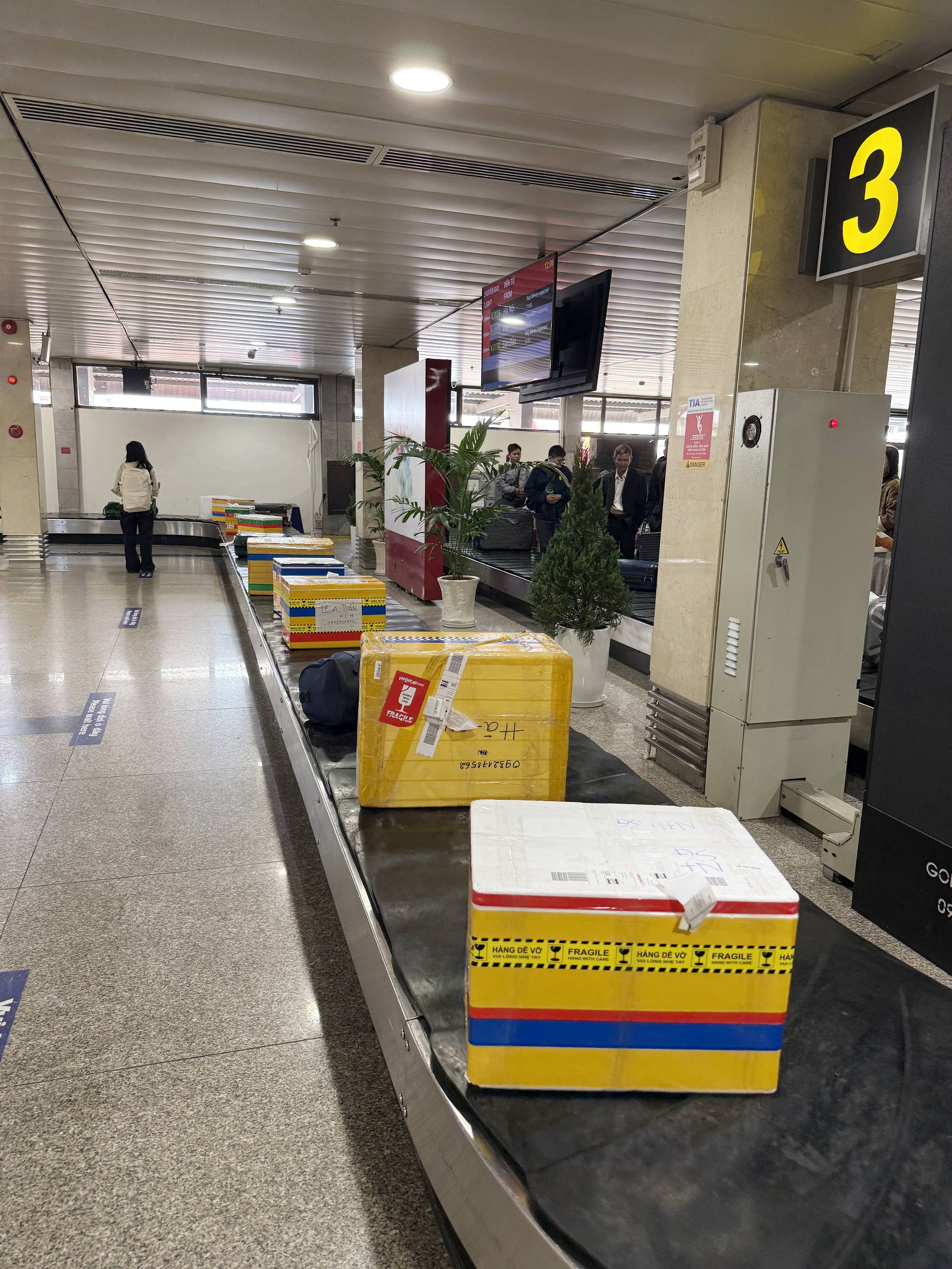 1 thứ chỉ có ở sân bay Việt Nam khiến khách Tây thốt lên: 