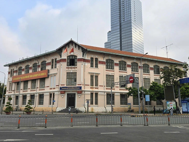 1770297542 340 Cung nhin lai hanh trinh khoac ao moi cua cho