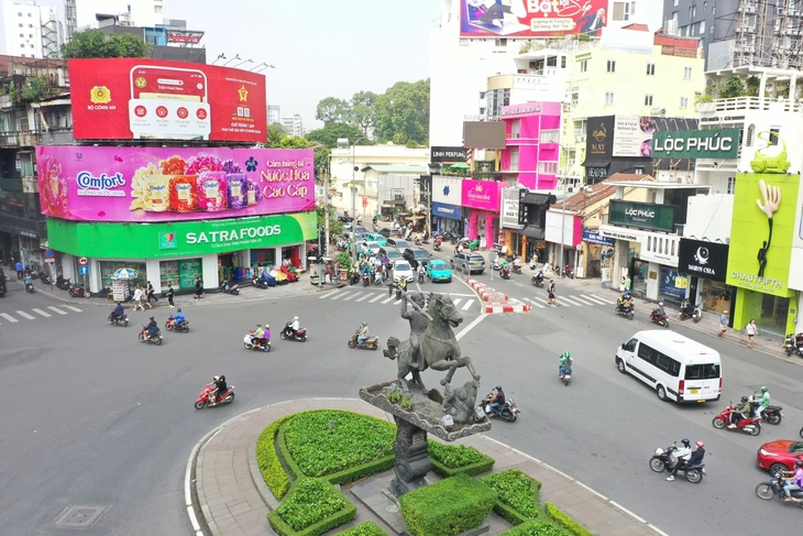 1770297553 881 Cung nhin lai hanh trinh khoac ao moi cua cho