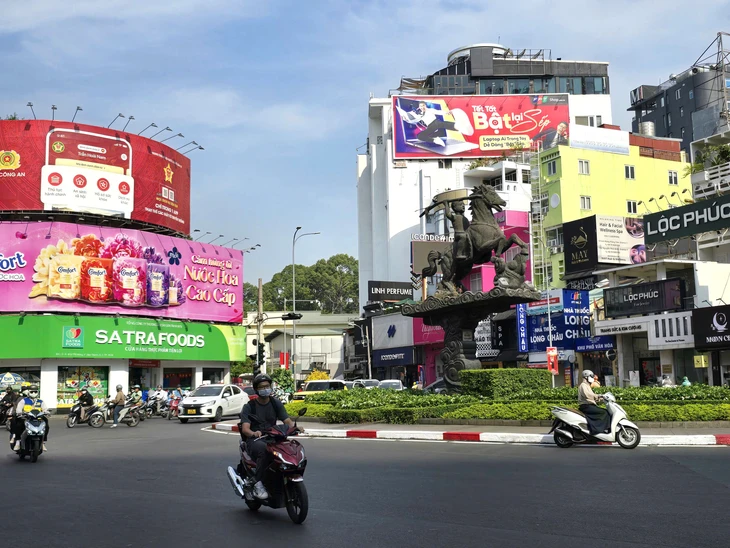 1770297555 186 Cung nhin lai hanh trinh khoac ao moi cua cho