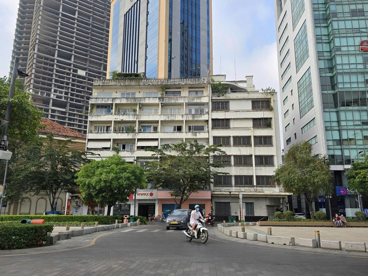 1770297557 721 Cung nhin lai hanh trinh khoac ao moi cua cho