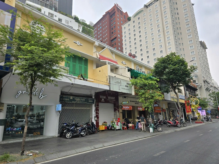 1770297562 479 Cung nhin lai hanh trinh khoac ao moi cua cho