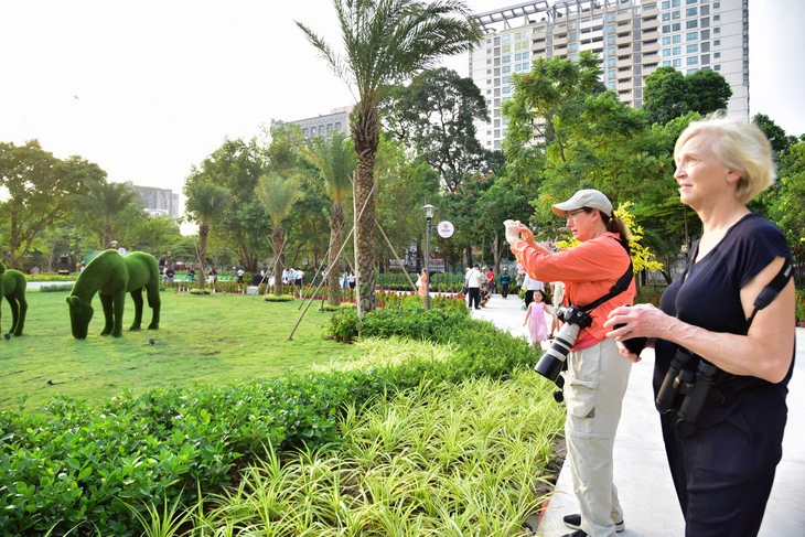 1770297570 521 Cung nhin lai hanh trinh khoac ao moi cua cho