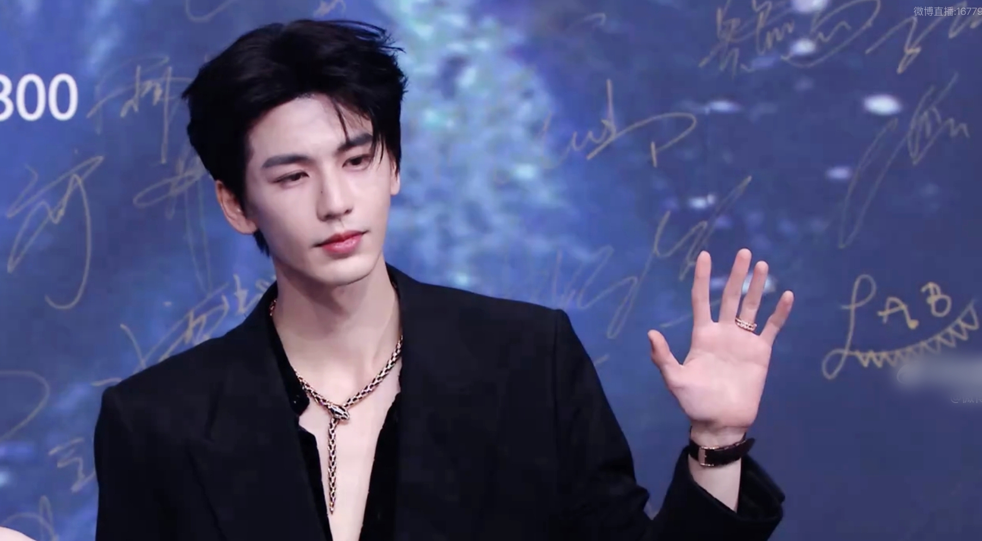 Mỹ nam đẹp nhất Đêm Hội Weibo 2026 tới rồi: Mọi đường nét đều là tuyệt tác, đến ngón tay cũng cao sang hơn người- Ảnh 3.