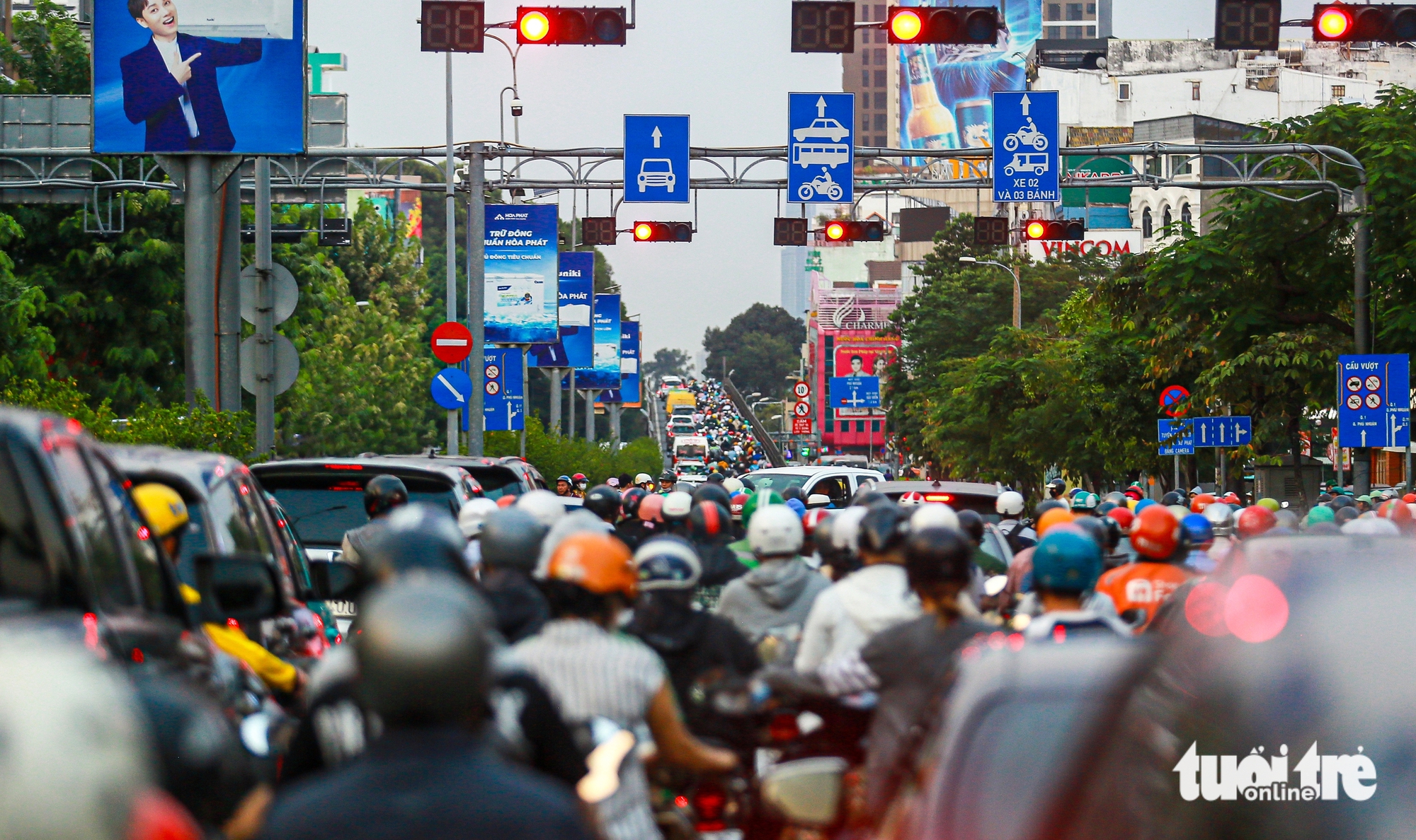 sân bay Tân Sơn Nhất - Ảnh 2.