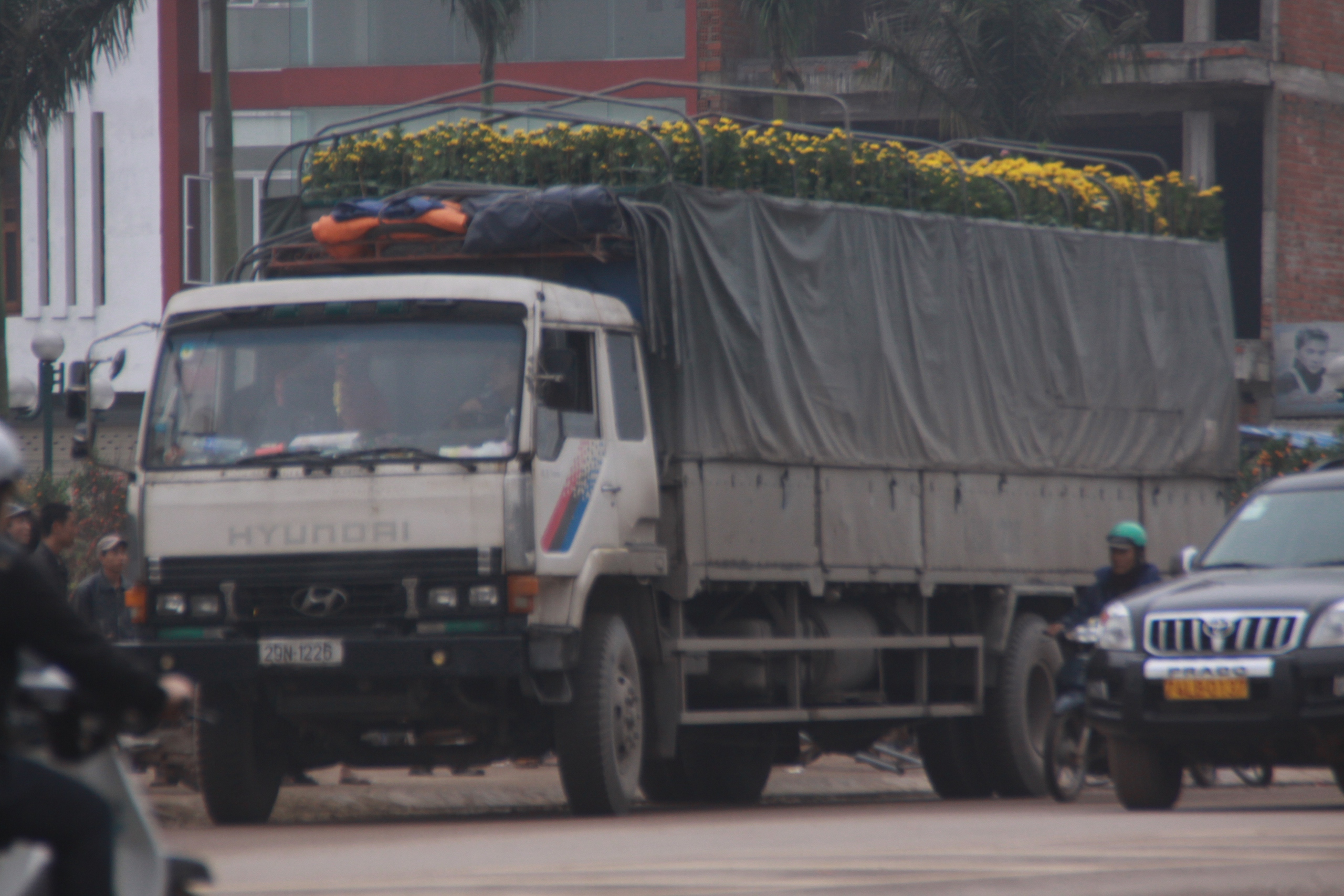 Giao thừa trên quốc lộ: Chuyện của những tài xế xe khách ngày cận tết - Ảnh 5.