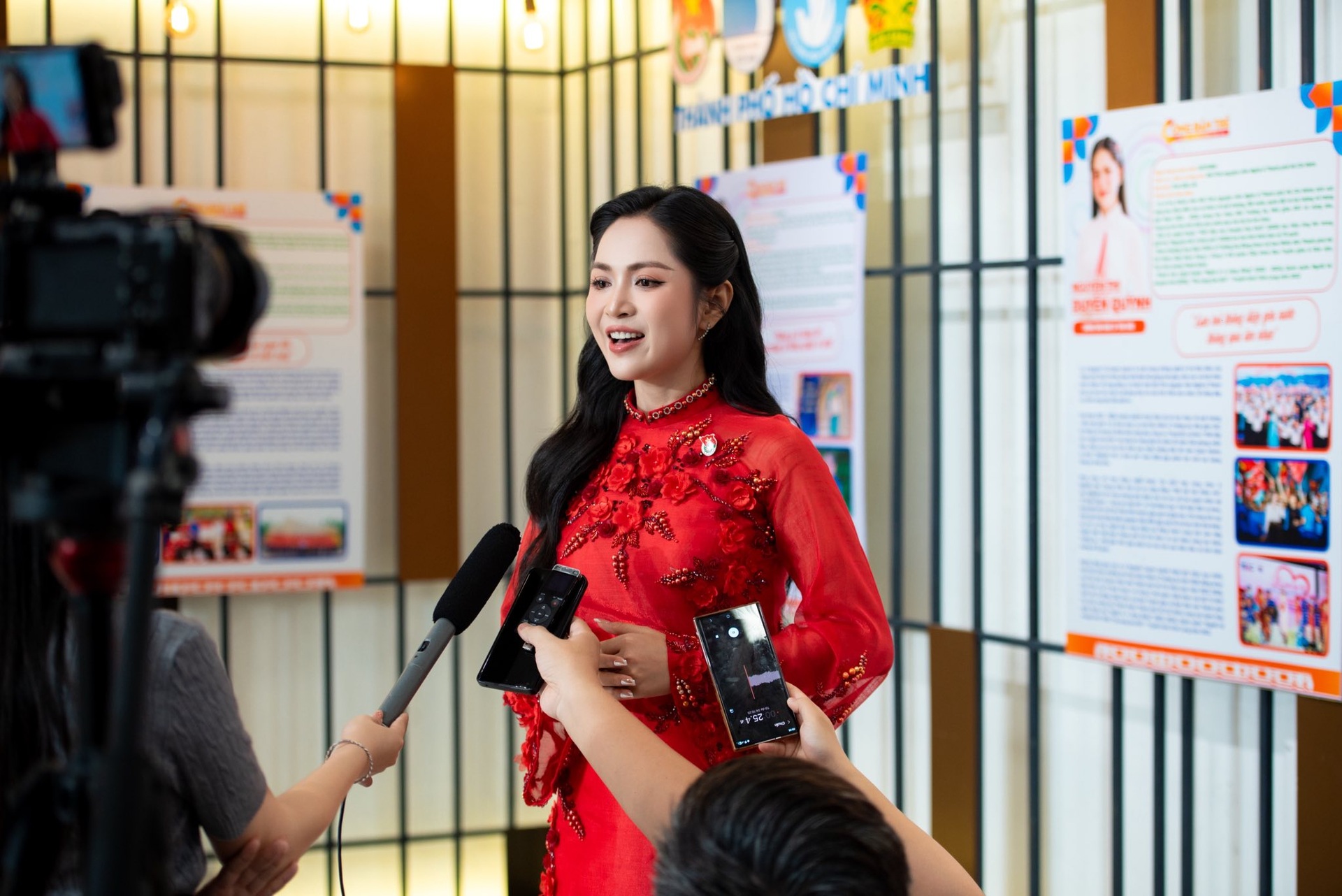 Duyên Quỳnh trước ồn ào hát nhép: Đổi đời nhờ hit tỷ view, nghi vấn hẹn hò - 7