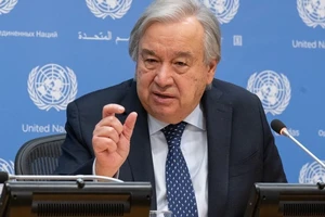 LHQ kêu gọi chấm dứt lệnh cấm vận đối với Cuba; Nga tuyên bố tiếp tục cung cấp dầu cho Havana