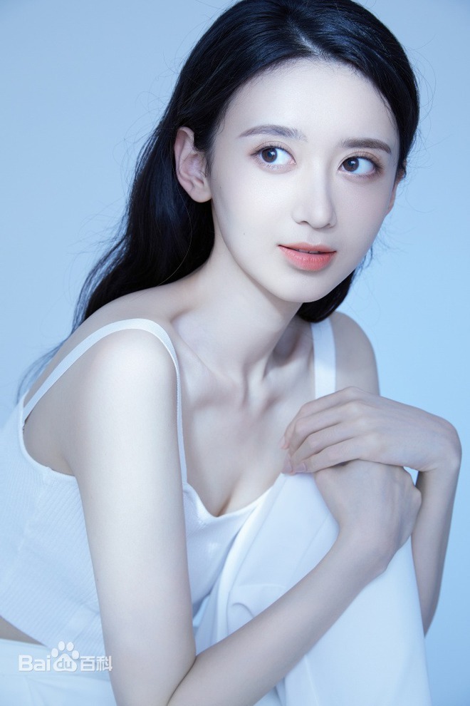 Nàng thơ phim giờ vàng lộ ảnh ngoại tình với đàn anh, trơ tráo tuyên bố 